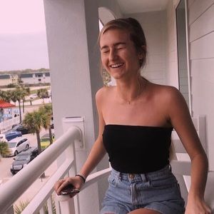 Meet your Posher, Hayley